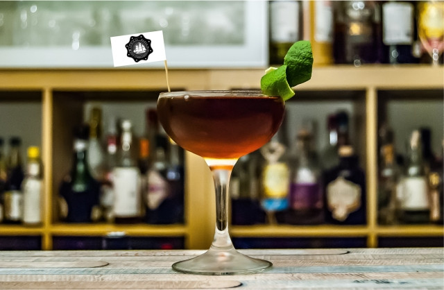 Stegulete scobitoare cocktail personalizate
