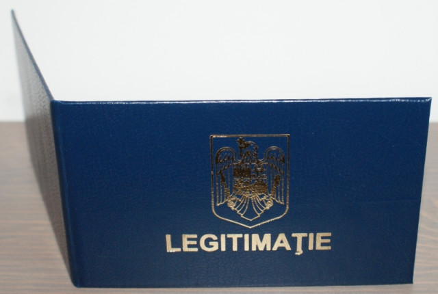 Legitimatii cartonate personalizate